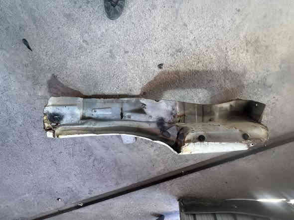 السلام عليكم هلالات جاملغ كيا بنكو قديم أصليات كوريات مال تفصيخ للبيع يمنى ويسرى زوج  ***********
