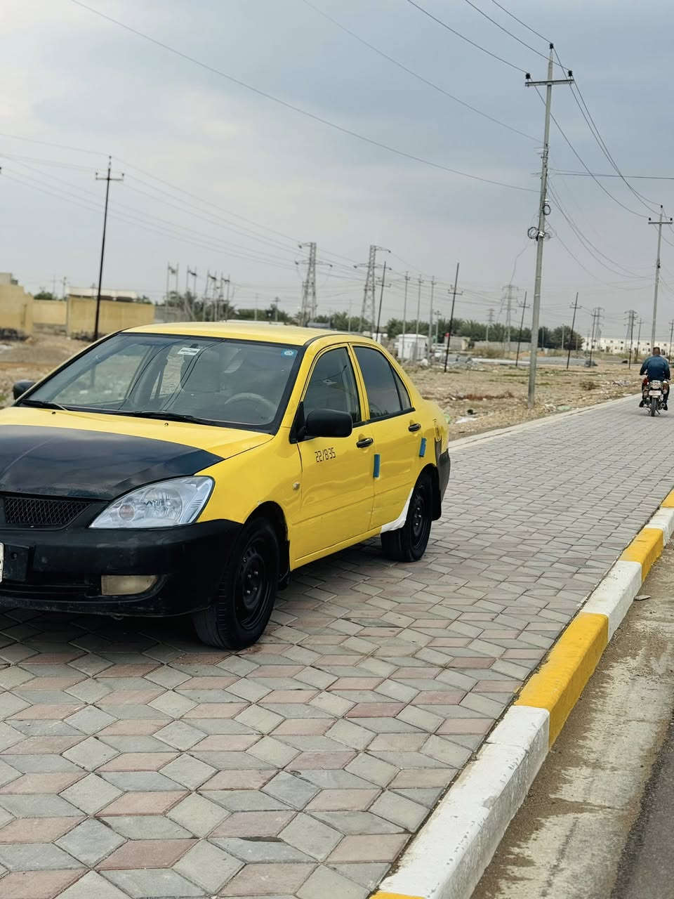 سلام عليكم للبيع لانسر 2010مكينه كير كفاله تخم تاير جديد صدر جديد تبريد ثلج سياره كلش حلوه ونضيفه مصفره هيئه وغرامات السعر62وبيها  مجال كلش بسيط العنوان ديالئ بلدروز لاستفسار***********
