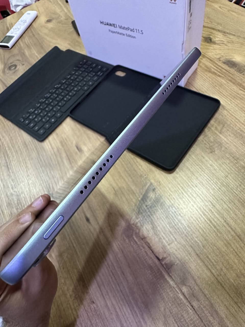 سلام عليكم
للبيع Huawei MatePad 11.5 PaperMatte Edition
نسخة وايفاي
 8/256
تابلت نظيف جداً استخدام خفيف ومحافظ عليه
✅ شاشة PaperMatte المريحة للعين (ممتازة للدراسة
والقراءة والرسم)
✅ أداء مهام ممتاز وسريع 
✅ ويا الكيبورد الأصلي
✅ الحالة: شبه جديد / بدون مشاكل
✅ كامل ملحقات 
مناسب للدراسة، الشغل، مشاهدة الأفلام، والتصفح السعر: 650 ألف وبي مجال عند الاعتماد
مكاني بغداد الوزيرية
***********
