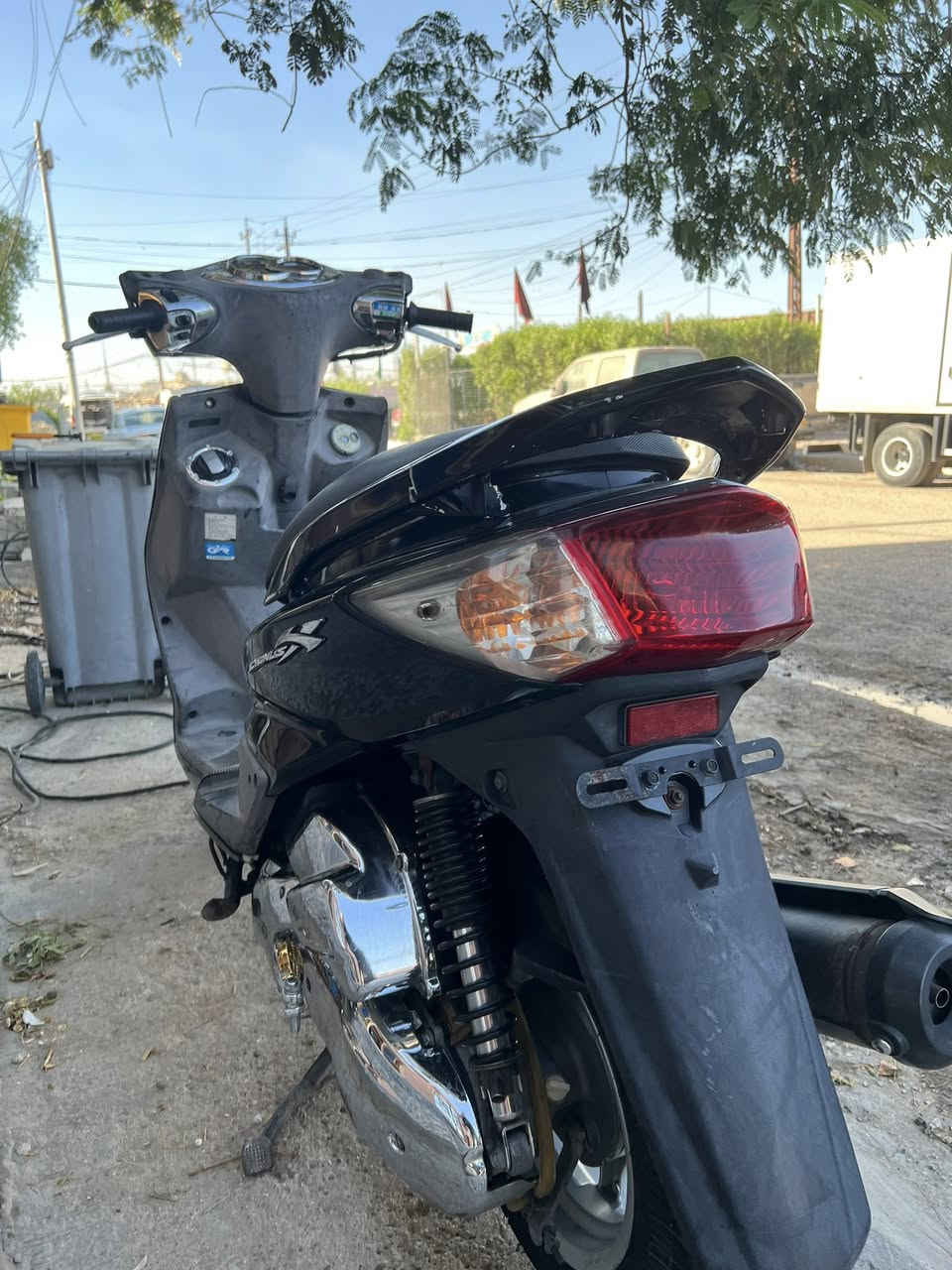 السلام عليكم للبيع سكنس فحل ياباني اصلي

نوزل خطين 

تزويد كفرات نيكل

كلشي شغال بحاله الوكاله 

استاند كهربائي

 بلواقع احله من الصور بعد تجي وتشوف وتدلل العنوان بغداد حي اور السعر ١١٥٠ 
الاستفسار ***********
