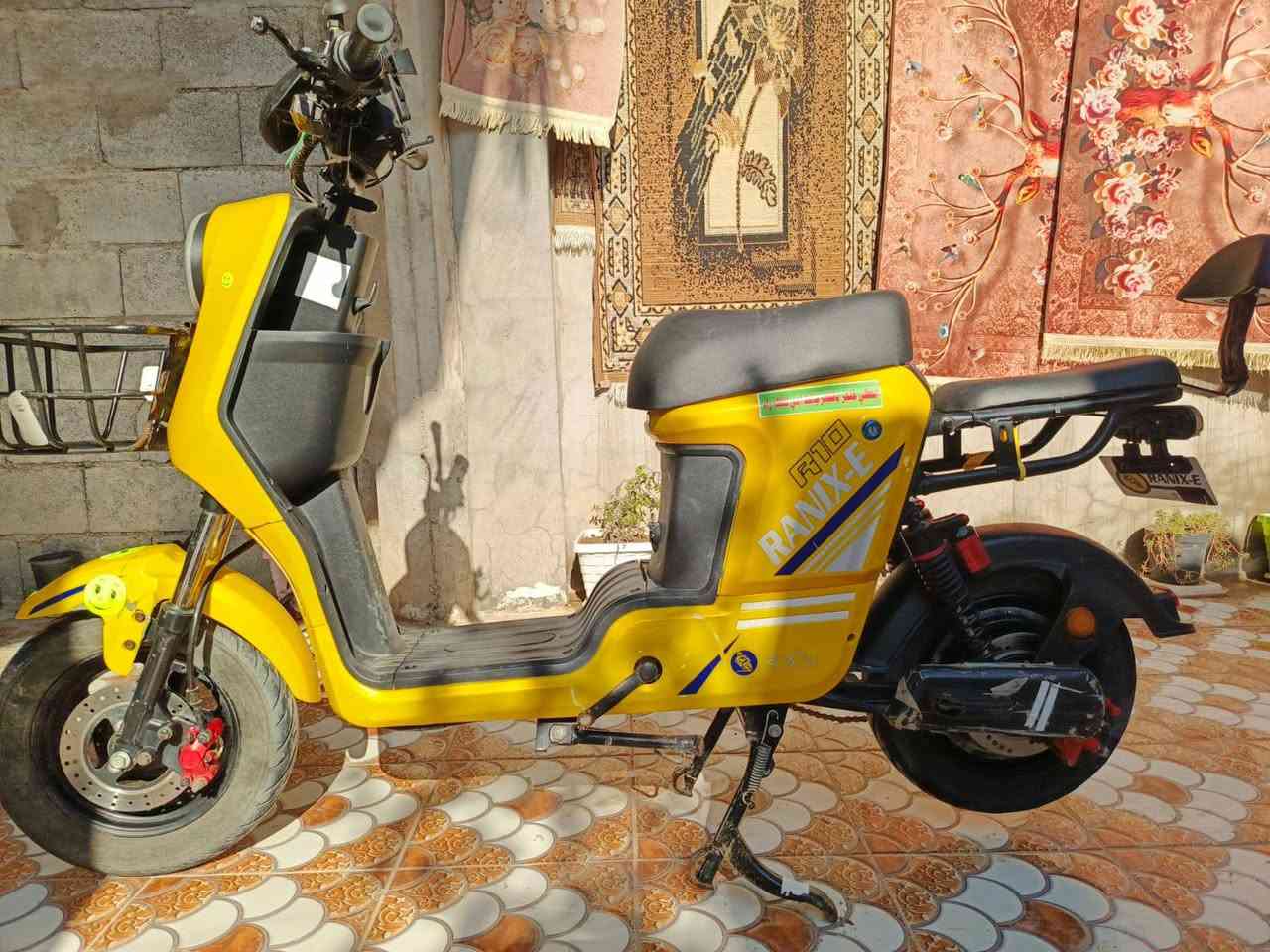 السلام عليكم باسكل شحن للبيع R10 كلشي ما بي بطاريات  الكبار  كل كهربائياته شغاله السعر ٣٨٠ الف  الموقع ديالى بعقوبه للستفسار اتصل على هذا الرقم ***********
