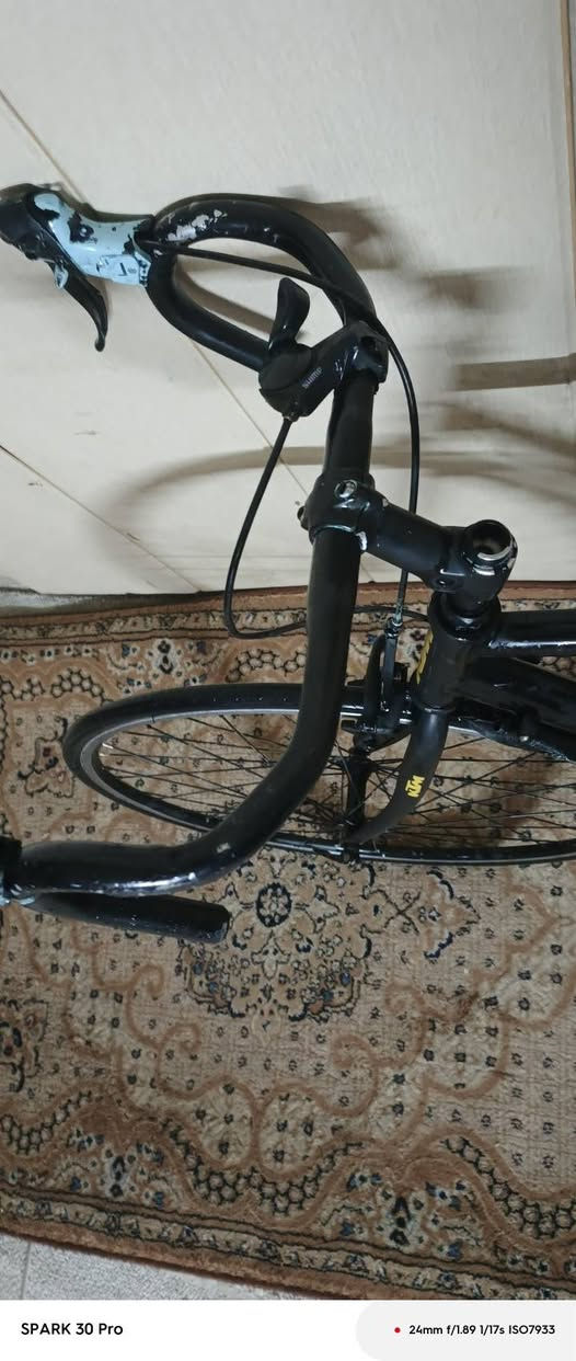 بيسكل s900
بيسكل حلو
نضافه 90%
بيسكل المنيوم 
وزنه 7كيلوات 
مكانه مدينه الصدر 
قطاع 7 
بريك امامي فول 
بس بريك خلفي ما بي 
سعره 80 وبي مجال 
***********
