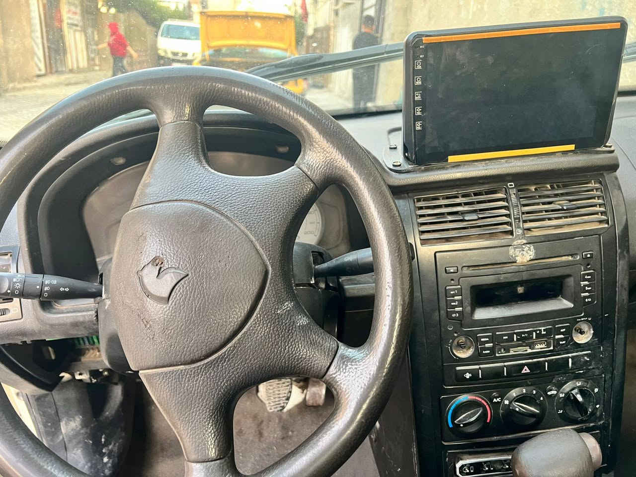 السلام عليكم 
بيكم اريدو موديل 16 
كشر يخبل السيارة محور كير ومكينة وضفيرة 
جديدة مال ونجي السيارة نظيفة 
تخبل المكان بغداد الجديدة شارع المسبح
الاتصال ***********
