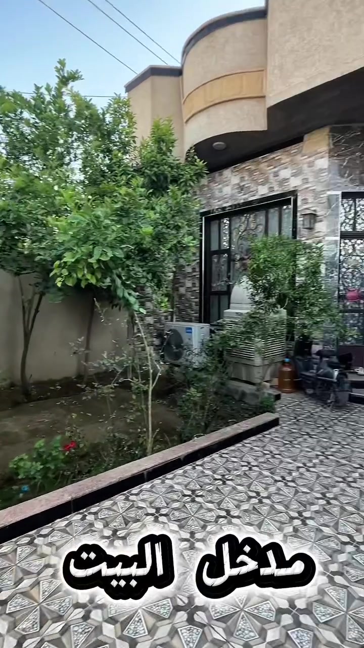 سلام عليكم
بيت للبيع يقع في حي الأمير 
مساحه ٢٢٠ م 
تفاصيل البيت 
مطبخ
صاله 
استقبال 
غرف ٢ للنوم
حمامات داخليه وخارجيه 
للاستفسار ***********
