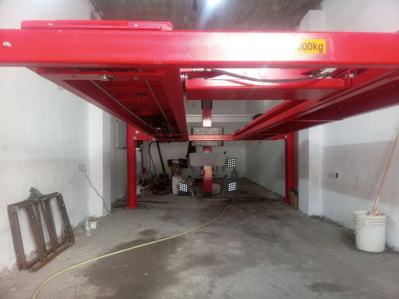 بە شێوەی سەرەکی بۆ چاککردنەوەی خوارەوەی ئۆتۆمبێل و ڕاستکردنەوەی تايرەکان بەکاردێت، لیفتی چوارستوونی ئەلیکترۆ-هایدرۆلیک ATS ELGI ئاستێکی بەرزی پاراستن و جێگیری دابین دەکات. ئۆتۆمبێل دەتوانرێت بەرز بکرێتەوە تا 6 پێ، بە پێی پێویستی.

هایدرۆلیک

220 فۆلت

توانای هەڵگرتن: 4 تەن

دروستکراوی چین (مانگی12ی 2022)

نرخ: 4500 دۆلار (مەعامەلەی تێدایە)

لەگەڵ کۆمپیوتەر و بەرنامەی تایبەتی بۆ ڕاستکردنەوەی تايرەکان دەفرۆشرێت

_______

تُستخدم في المقام الأول لإصلاحات أسفل الهيكل ومحاذاة العجلات، وتضمن رافعات ATS ELGI الكهروهيدروليكية ذات الأربعة أعمدة مستوى عالٍ من الأمان والاستقرار. يمكن رفع السيارة إلى أي ارتفاع يصل إلى 6 أقدام بناءً على 

هيدروليكي

220 فولت

 4 طن

الصينية

2022 ديسمبر. صنع 

السعر 4500$ قابل للتفاوض قليلا

مع الكمبيوتر والبرمجة لمحاذاة عجلات السيارة

_________

Used primarily for undercarriage repairs and wheel alignment, ATS ELGI electro-hydraulic four-post lifts ensure a high level of safety and stability. The vehicle can be lifted up to 6 feet depending on requirements.

Hydraulic

220V

Capacity: 4 tons

Made in China (December 2022)

Price: $4500 (slightly negotiable)

Comes with a computer and software for wheel alignment.


**إذا كنت صاحب هذا الإعلان وتريد حذفه لأي سبب، رجاءا أرسل رسالة إلى الدعم الفني**