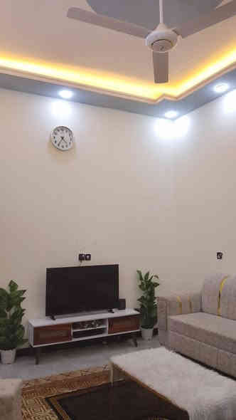 السلام عليكم الغوالي .. 
#زراعي_زراعي_مشمول_في_التطويب_مرقم

 بيت للبيع في حي الأمين الاول شارع التنانير مقابل مدرسة الصادق الامين الابتدائية ١٠٠م واجه ٨م ونزال ١٣م
فول الفول 
طابقين الاول مطبخ حار بارد براني غرفة نوم وصاله وصحيات داخليه وخارجيه
الطابق الثاني غرفتين سويت وصاله وسطحين
السعر بلاش #ب75 مع المجال 
للتواصل 
*********** علي تاميم ☎️
