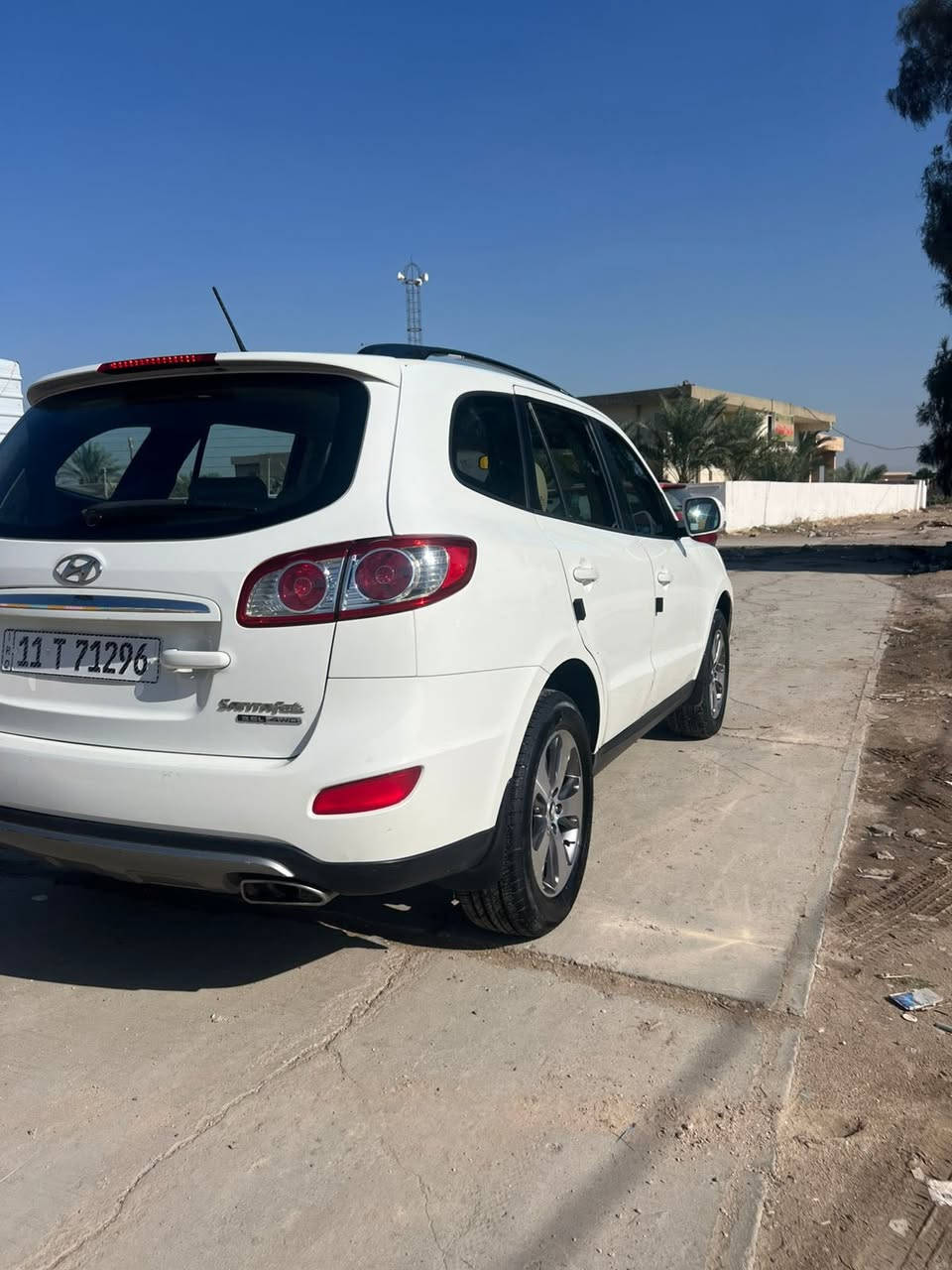 السلام عليكم 
سنتافيا 2012 خليجي الشركه العامه.

فول تحكم ستيرن 
أشاير مري قلاب 
7 راكب 
‏3 قطع تبريد 
مكينه ٦ سلندر 

السياره ع وضع شركه داخل وخارج مكفوله كفاله عامه ما عده مكانين بارد فقط تبريد مكينه كير حداديه مكفول 
السياره بسمي رقم بغداد الجديد سنويه 2030 السعر 153 مجاله بسيط بغداد المحموديه ***********
