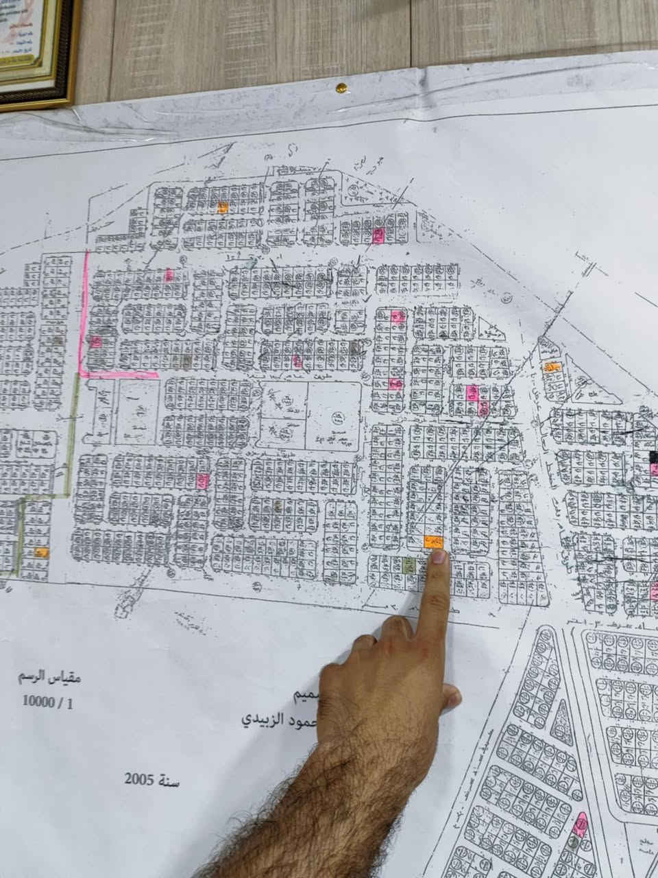 السلام عليكم اخوان قطعه أرض للبيع طابو صرف سكني في منطقه المدائن مقابيل مجمع بسمايه السكني القطعه ركن مساحته300 متر وتحتوي على 100 متر تشجير من ضمن القطعه  يعني اصير 400 متر القطعه  منطقة مفروزه وبيها تثبيت حدود وتحتوي على ماء وبيها بناء الاستفسار مراسله الصفحة الرئيسية اتصل على الرقم ***********
