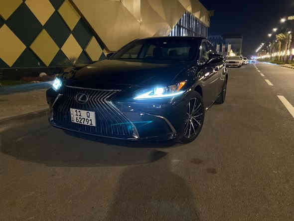 السلام عليكم 
لكزز ES 300 H 2024 هايبرد
السياره جديده فول مواصفات فتحه بصمه كشنات تدفئه تبريد حساسات امامي خلفي رادارات شاحن وايرليس توقف ذاتي قياده ذاتيه …الخ 
ماشيه ١٠٨٠٠ 
محرك 2500 هايبرد
اقتصاديه التفويله تمشي ٩٠٠ كيلو 
حادثها موضح بالصور صبغ ربع بنيد ايرباك ستيرن وراجع بلادي
وبيها بارد وتكحيل بالبابتين اليسره
مكانها السيديه
السعر 295 وبيها مجال
***********
