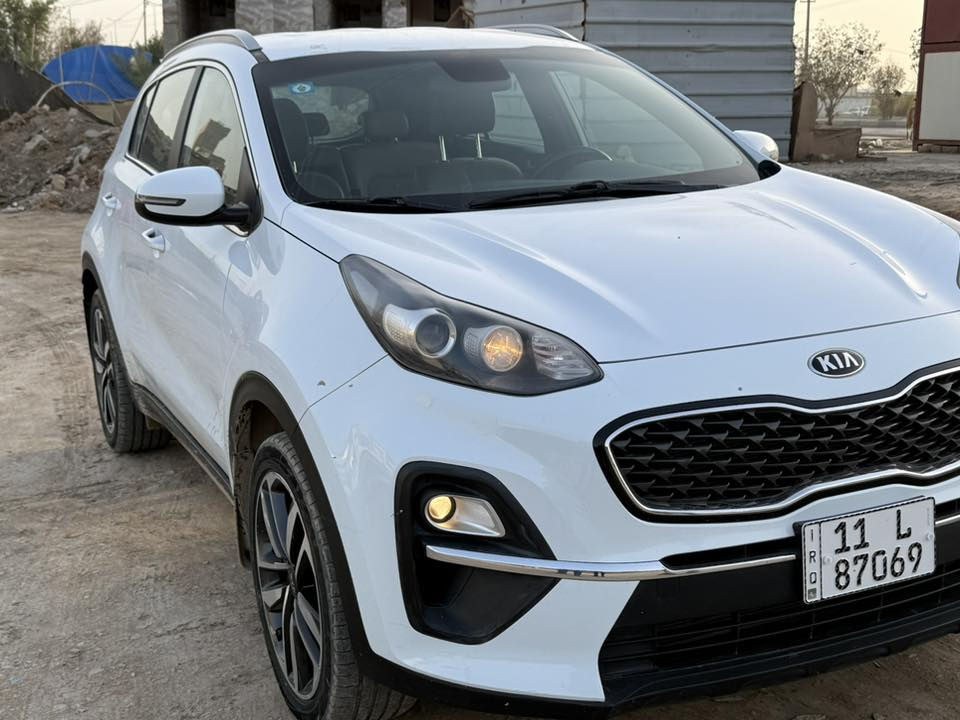 السلام عليكم 
سبورتج موديل 2021 
رقم بغداد الجديد هزه جديده 
خليجي شاشه جبيره كاربلاي
السعر / 200$ وبيهه مجال بسيط
بيهه بارد بسيط بلباب وبلجوملغ الخلفي قليل جداً 
للاستفسار/ ***********
