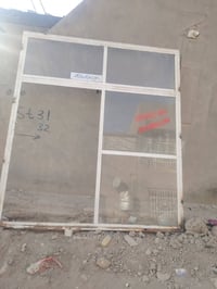 جام خانه البيع الباب سحب ارتفاع ٣م العرض2م ٧٠سنتيم  السعر ١٠٠ وبيها مج...