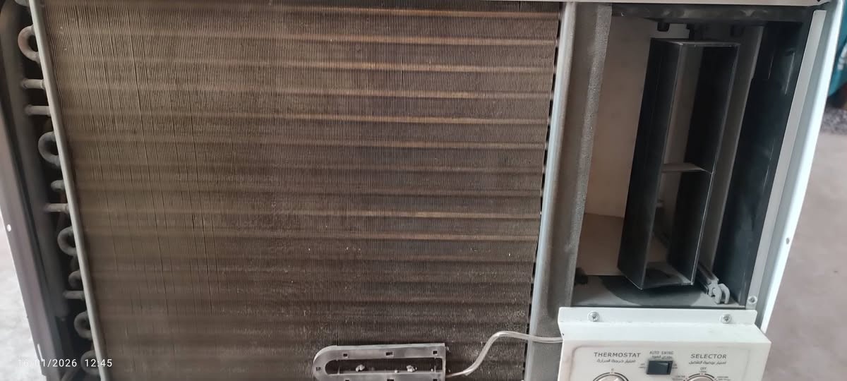 السلام عليكم مكيف جبسون للبيع بعده جديد مستخدم شهرين فقط مثل ما تشوف بالصور مكان كربلاء سعر 250 للتواصل: ***********
