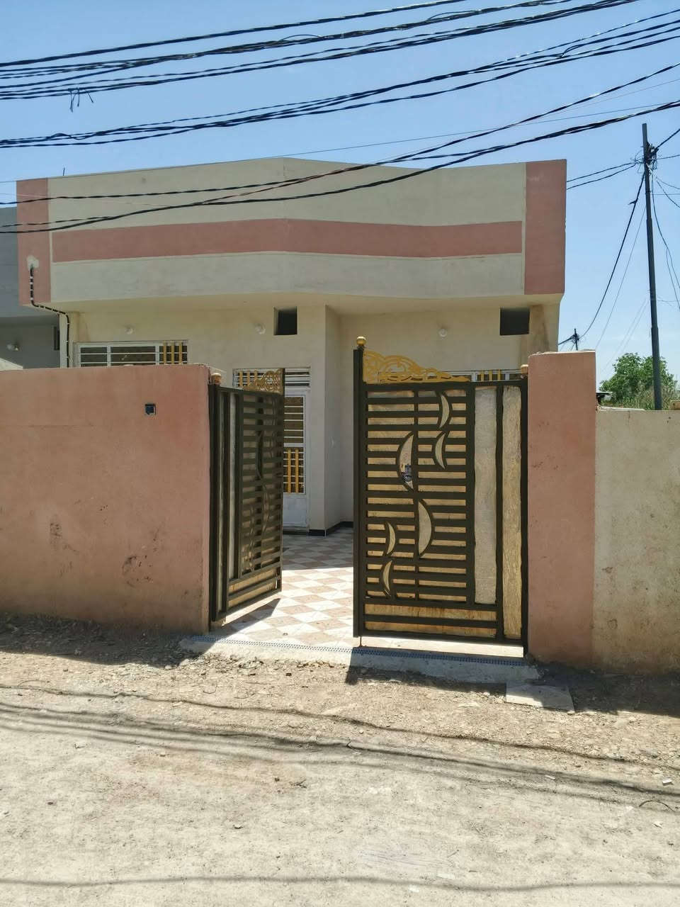 دار سكن زراعي للبيع في حي المتنبي خلف بيت الشيخ معد المساحه ٢٠٠م يحتوي على غرفتين نوم وصاله ومطبخ واستقبال بالاضافه إلى حديقتين بناء حديث مسلح للاستفسار الاتصال على الرقم
‏‪***********
دار سكن زراعي للبيع في حي المتنبي خلف بيت الشيخ معد المساحه ٢٠٠م يحتوي على غرفتين نوم وصاله ومطبخ واستقبال بالاضافه إلى حديقتين بناء حديث مسلح للاستفسار الاتصال على الرقم

دار سكن زراعي للبيع في حي المتنبي خلف بيت الشيخ معد المساحه ٢٠٠م يحتوي على غرفتين نوم وصاله ومطبخ واستقبال بالاضافه إلى حديقتين بناء حديث مسلح للاستفسار الاتصال على الرقم
