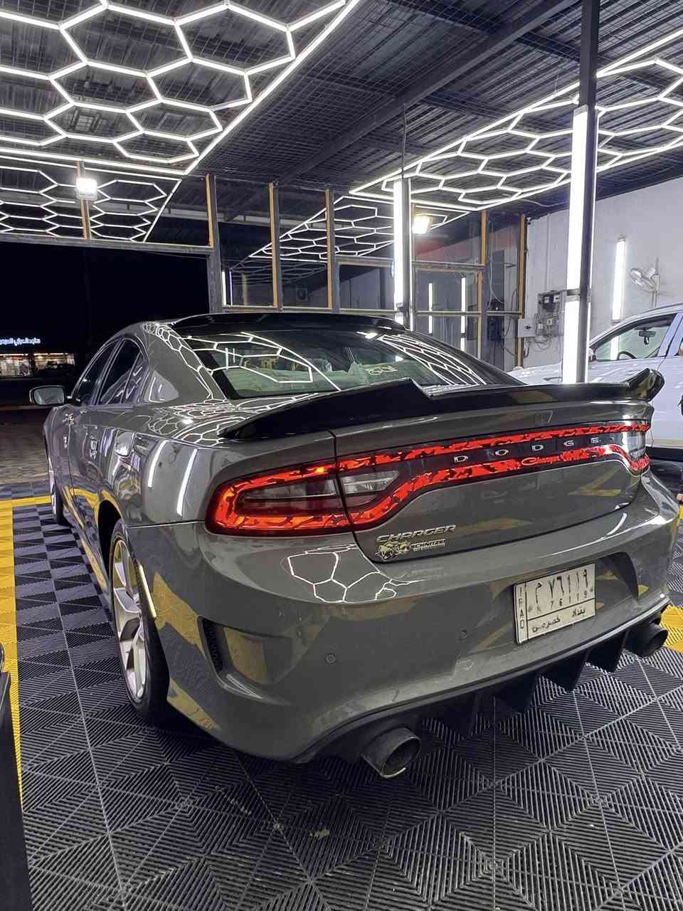 رمضان كريم
چارجر خليجي ٢٠١٨ 
گير ثمن نمر ومكينة ستة سلندر بالچيس على شرط الأدامة وتبديل الزيوت أول بأول 
حدادية نفض كامل بالكارتون البارحة شديتهة يعني اذا سمعت صوت طگة وحدة السيارة الك ببلاش 
السيارة كلهة كفالة عامة من الضربة والصبغ واللغود والشواصي والأيرباك عدة مكانات بسيطة بارد وأصل السيارة sxt محدثة gt بأحتراف وبالكامل يم مركز tnt الي بزيونة وعندي صورهة قبل التحديث 
السيارة ماشية 85 الف ميل على أيدينا كلهن على شرط ماشامة ريحة الخط 
تخم تاير تايلندي مو صيني هم مصارلة شهر من شديتة 
بوليش وحمام ونانو سيراميك يم مركز الخليج قبل ساعة من كتابة المنشور يعني هاي الصور هسة ماخذهن والشغل شوفة عينك 
الأضافات الي عليهة كالآتي استاذي:-
ليد متغير ٦٤ لون وبي تقريباً ١٢٠٠ حركة بين الرماش والمتغيرات 
شفقة ودفيوزر وملاعيب من شنايزر 
صالنصة رياضية تفتح وتسد شوكت ميعجبك عالريمونت وسطية يعني لا تجيم ولا تنسد والصوت ما شاء الله 
منضومة زينون بالكامل بين البلوجكتر والعدسة 
مواصفات الخليجي معروفة بس للميعرف :-
برمجة مراوح وراديتر بلادي ومناسبة لجو العراق 
فچوچ ودسكات الأمامية مال ثمانية سلندر 
شاشة وشاشة دشبول ومساعد صوتي كلهن عربي بالكامل 
السعر 218 وبيها مجال 
مكان السيارة ديوانية 
***********
