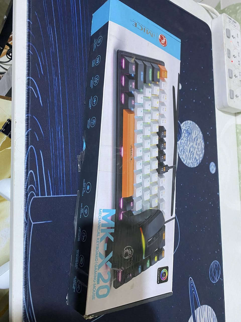 كيبورد ميكانيك + ماوس + ماوس باد
الكيبورد ميكانيك بلو سويتج RGB

الماوس RGB

ماوس باد قياس 90x40

سعرهن كلهن 40 الف قفل 
عنواني ميسان العمارة حي العسكري 
***********

