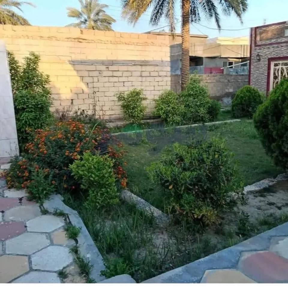 🏡 فرصة مميزة للبيع – أرض في المدائن بموقع ممتاز

للبيع أرض بمساحة 850 متر مربع في المدائن – مجاور محطة وقود المدائن، بموقع حيوي وقريب من جميع الخدمات.

✅ طابو زراعي وفق القرار 117.
✅ مشمولة بالتطويب.
✅ جميع معاملات البلدية مكتملة وجاهزة.

مواصفات العقار:

بيت بناء حديث.

بيت بناء قديم.

جميع الخدمات متوفرة: ✔️ ماء. ✔️ كهرباء. ✔️ مجاري. ✔️ إنترنت.

العقار مناسب للسكن، أو للاستثمار، أو لتقسيمه إلى عدة قطع مستقبلًا.

📞 للاستفسار والمعاينة: ***********
