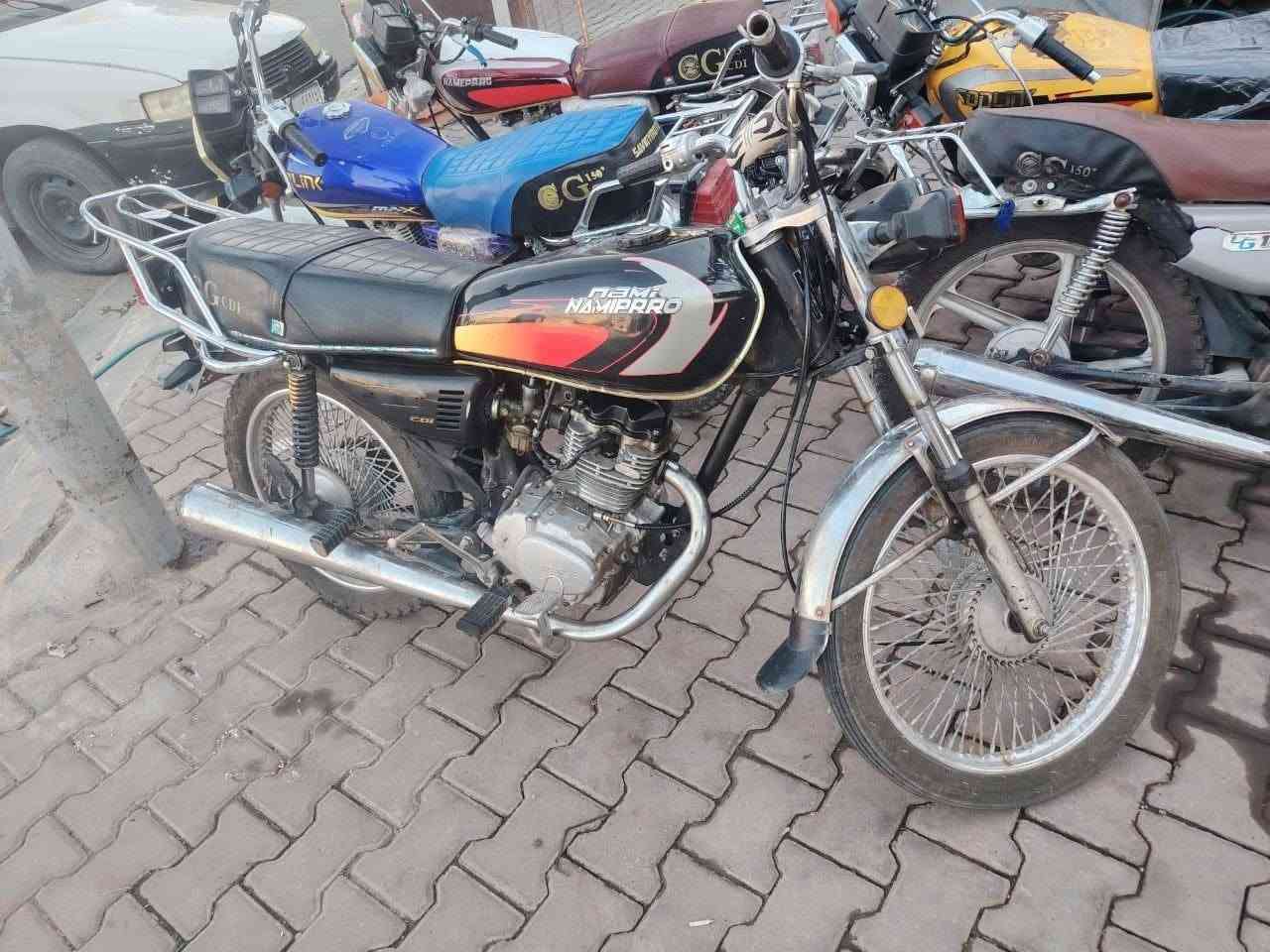 لبيع موديل 2020 و فوك
دراجات نضيف أوراق كا مل
***********
