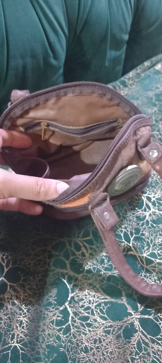 قطعة انتيكااا .. صناعة ايطالية سعرها ١٥ مع التوصيل
حجمها شبر فقط


**إذا كنت صاحب هذا الإعلان وتريد حذفه لأي سبب، رجاءا أرسل رسالة إلى الدعم الفني**