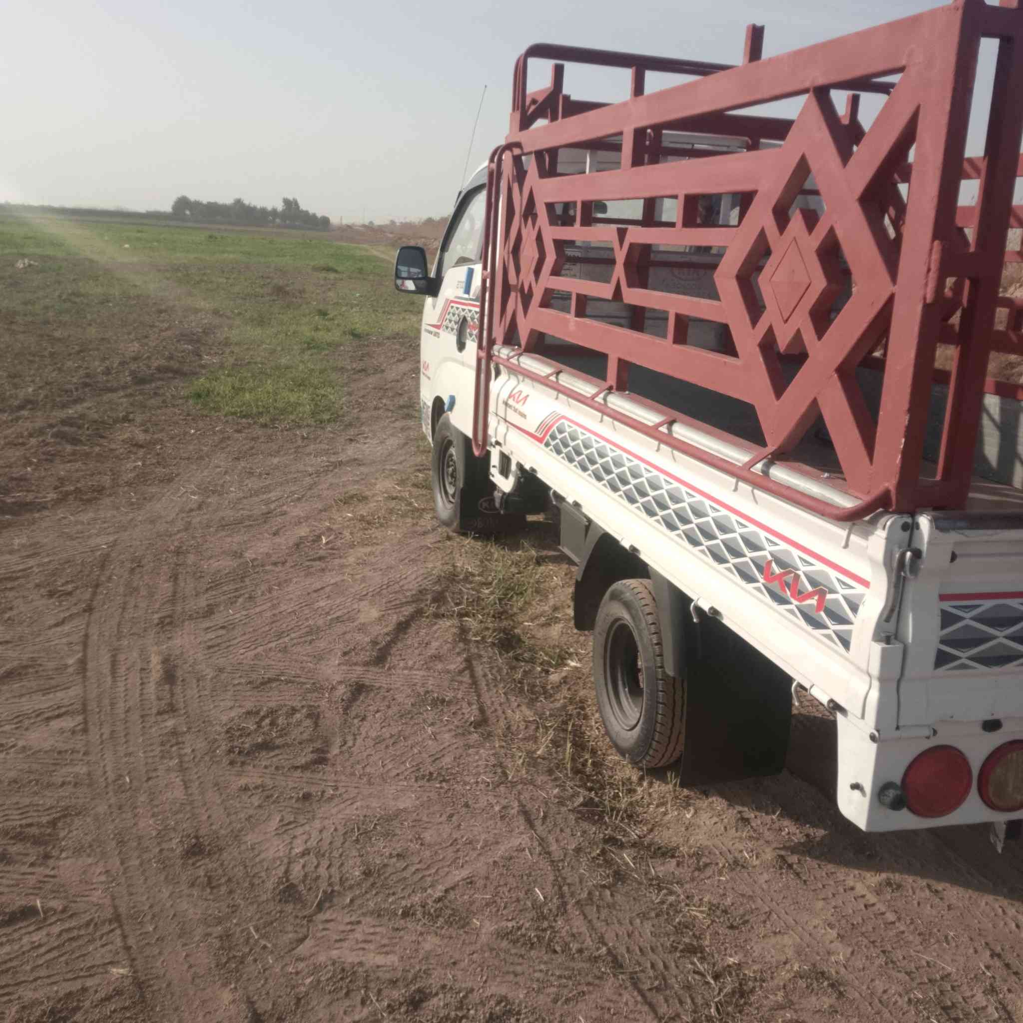 كيه للبيع 16 رقم واسط تحويل مباشر كفاله عامه من الصبغ والبارد والشاصي من محرك كسن كير مكفول كفاله عامه مكان السياره واسط فضاء الصويره سعر 108بيه مجا ***********
