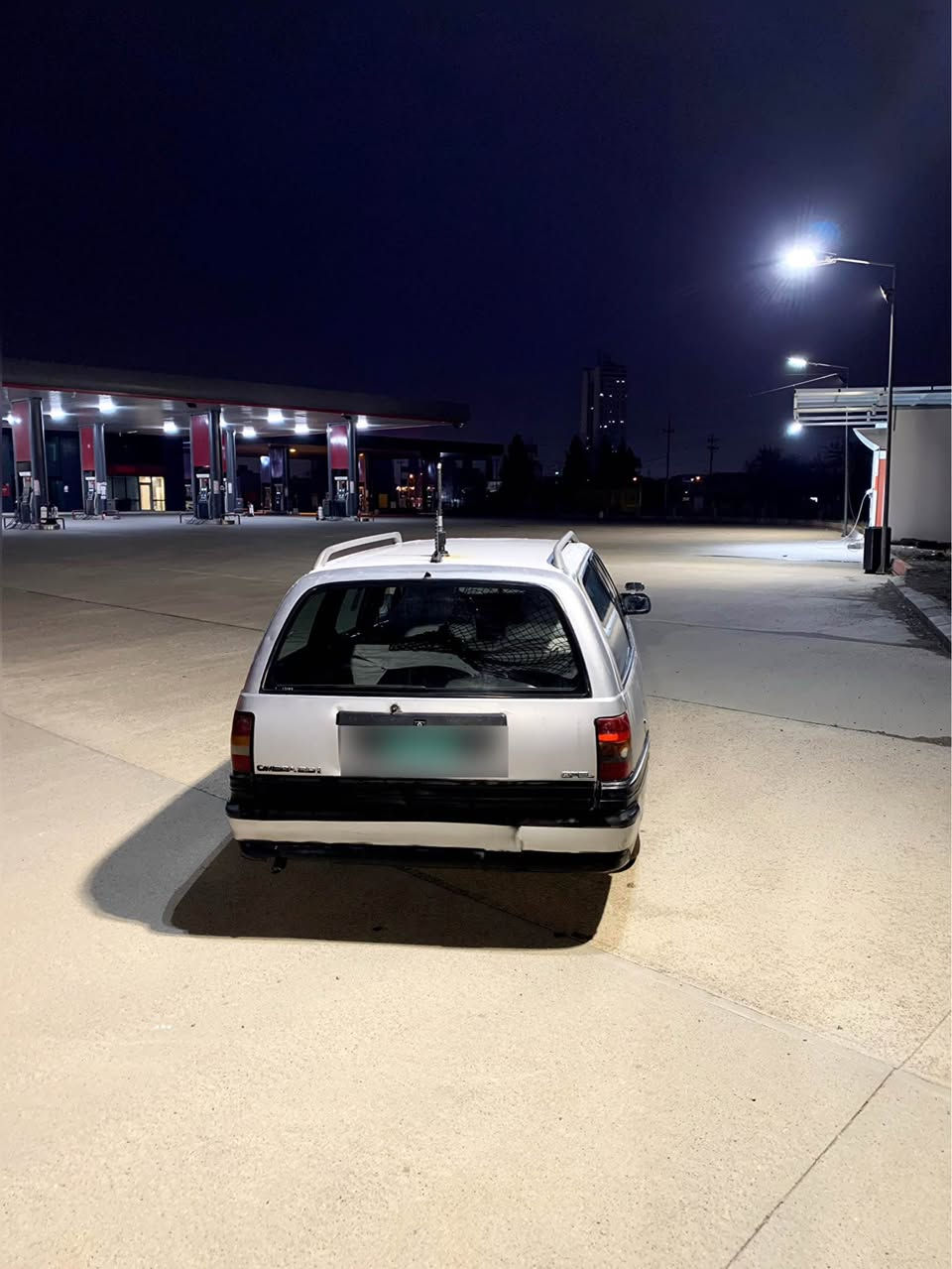 ئۆمێگا مۆدێل ١٩٩٢ ئارموو سەنەویە مەکینە ٢٠ تۆماتیکە سلایتە گێرو مەکینەو ئێرفلۆی تازە خراوەتە سەر ئەوروپی سەیارەکە زۆر توندوو تۆڵە کارەبایاتی هەموو مەزبووتە *********** سعرى ٢٣ مجاليكى برايانه گه رمى مه زبووته أربيل, العراق
