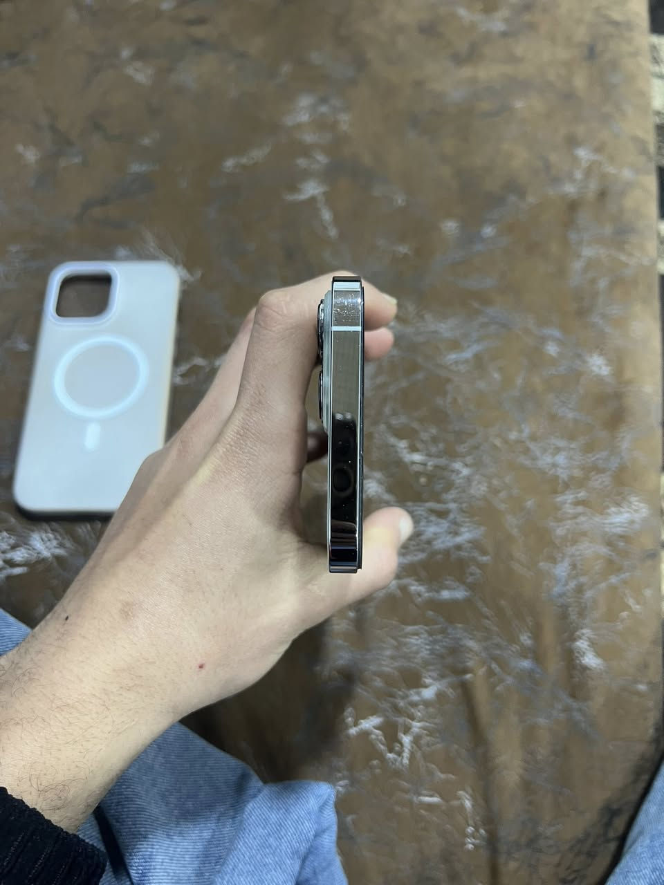 آيفون ١٣ برو ماكس ضهر مفطور و مبدل بطاريه فقط سعر ٤٥٠ بي مجال للطيبين مراوس حسب القناعه مكاني شارع عبد الرحمان حي جامعه رقم ***********
