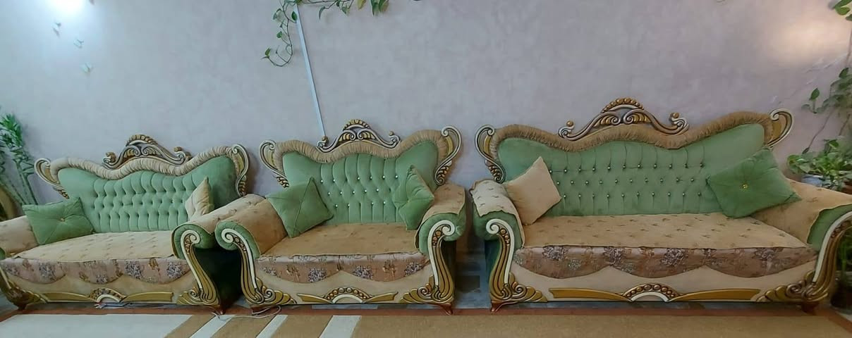 السلام عليكم 
غرفة نوم عراقية نظيفة سعرها 600 وتخم نظيف سعره 600 وبيها مجال عنواني البياع المواصلات الثانية للاستفسار اكثر مراسلة الرقم واتساب او مراسلتي ع الماسنجر
***********
