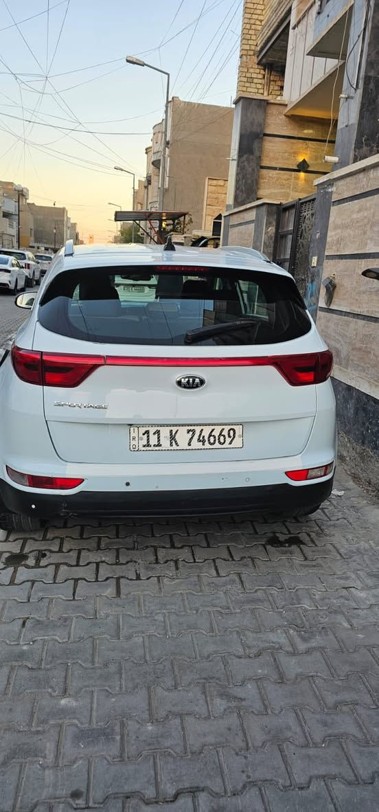 كيا سبورتج 2017 وارد خليجي
سونار مرفق بالمنشور 
مواصفاتها 
شاشه كبيره  
كامره دواره 
تحكمات ستيرن جهتين 
محرك2000 دوش 
ويل كب 
السياره رقم بغداد وباسمي 
السعر 162 
للاستفسار ***********
