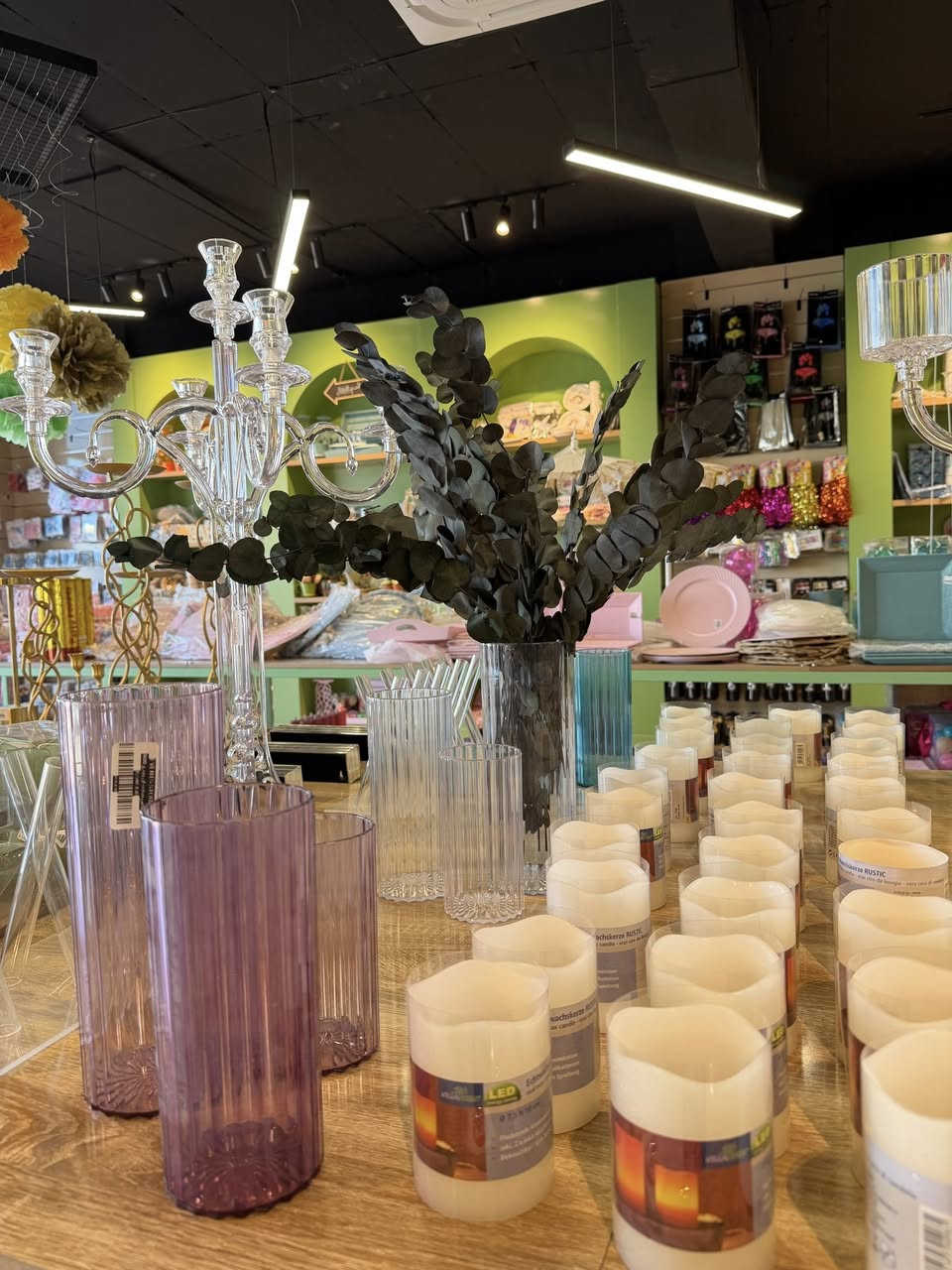 كل مايحتاجه اصحاب الكوشات، والمناسبات، من ثيمات، سنتر پيس، فازات ، ورد مميز تجدوه لدى @eventsstore3in1 الانستكرام
وعنوان المحل الداوودي مقابل كيان عمارة صيدلية هيدروجين الطابق الثاني😍
***********
