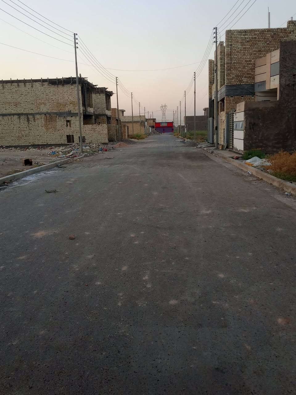 قطعه ارض للبيع بمجمع سيد احمد قرب مجمع سرايا السلام ٣٠٠ متر واجهه ١٥ ونزال ٢٠ سند ٢٥ خدمات كامله تبليط وماء ومجاري وكهرباء السعر ٤٦ للاستفسار ***********
