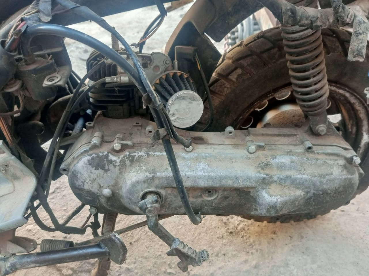 السلام عليكم عندي درجة متروكه ابيع كوم حديد واحده بيكم وثانيه نامه موديل 2019 نقصه نامه محرك وتانكي شري يتصل على هاذه رقم *********** متوجد خاص سعر 125 بيهن مجال حك جيه
