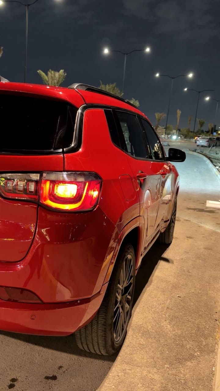 السلام عليكم

جيب كومباس ٢٠٢٣-JEEP Compass2023

Red edition🔴

40Mile
4*4

N. ***********

مكاني بغداد حي الجهاد
 دخول جديد و ترقيم جديد بغداد بأسمي

محرك 2000 توربو🚀
گير اوتو-عادي🏁
بصمة تشغيل - ابواب - تشغيل عن بعد
انارة - مرايا ترحيب و هيتر
حساسات و نقاط عمياء⚠️
ويل تخم جديد وكالة🛞
حدادية جديدة اصلي
تخم تاير Continental جديد اصلي
رادارات و مثبت سرعة و مسار🚨
اوتو بارك - قيادة ذاتية ((P)) 
تحكمات كاملة - ستيرن كهربائي
تبريد ممتاز ❄️
تحكم بأنظمة السيارة الكاملة من الشاشة🖥️
كشنات جلد كهرباء حظن هيتر و الدرگة هيتر
بلوجكترات محيطية ويا الستيرن💡

175 ورقة و بيها مجال

—————————
و باقي المواصفات المعروفة
حادثها جاملغ جهة السايق و جزء من البنيد و رصعة بالصندوق تعدلت على كدها
السيارة اني مستوردها و صلحتها و رقمتها على ايدي كل التصليح و القطع وكالة و مضمون ١٠٠٪؜ و عالفحص نظيفة جدا بدون نقص و بالعافية عالياخذها…
