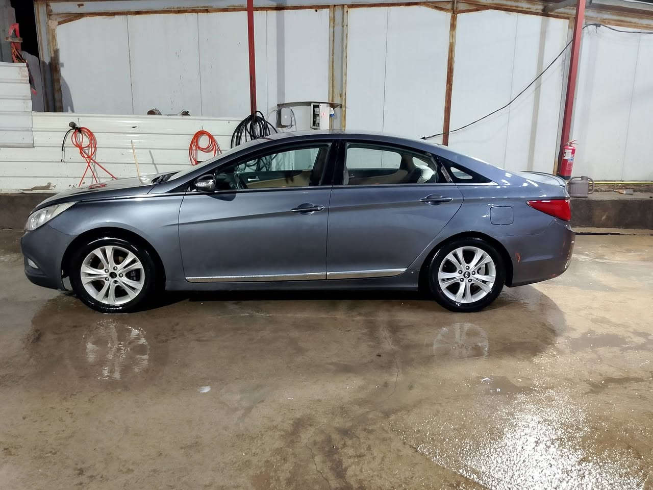 سلام عليكم سوناتا موديل 10خليجي مكينه 2400 مكينه وكير مكفولات كهربائيات كله شغاله تخم تاير وياتري جديد بيه السعر 105 وبيه مجال ***********
