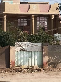 خلف مكتب بيروت • ٢٠٠م • ملك صرف طابو