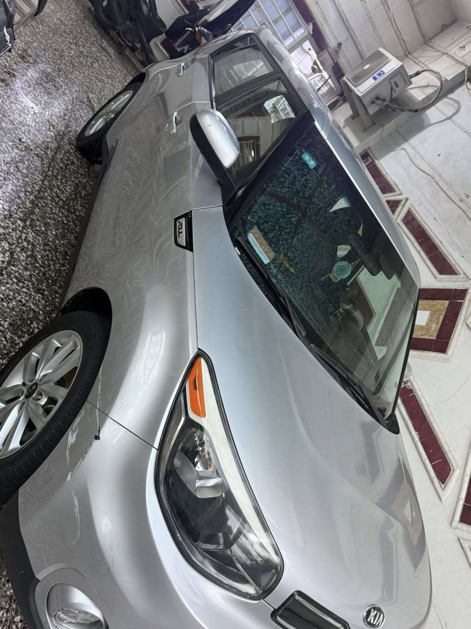 السلام عليكم 
كيا صول 2019  كفالة عامة من الصبغ والتبديل سيار كلين بدون حادث بس بغداد صار بيها طخى الباب الخلف السايق وتم تعديل على البارد   وصور السونار موجود بالمنشور رقم بغداد مواصفات شاشة كامرة تحكم استيرن ايكو المكينة 2000 GDl لون سيار سلفر سعر 135 ورقة رقم صاحب السيارة ***********
