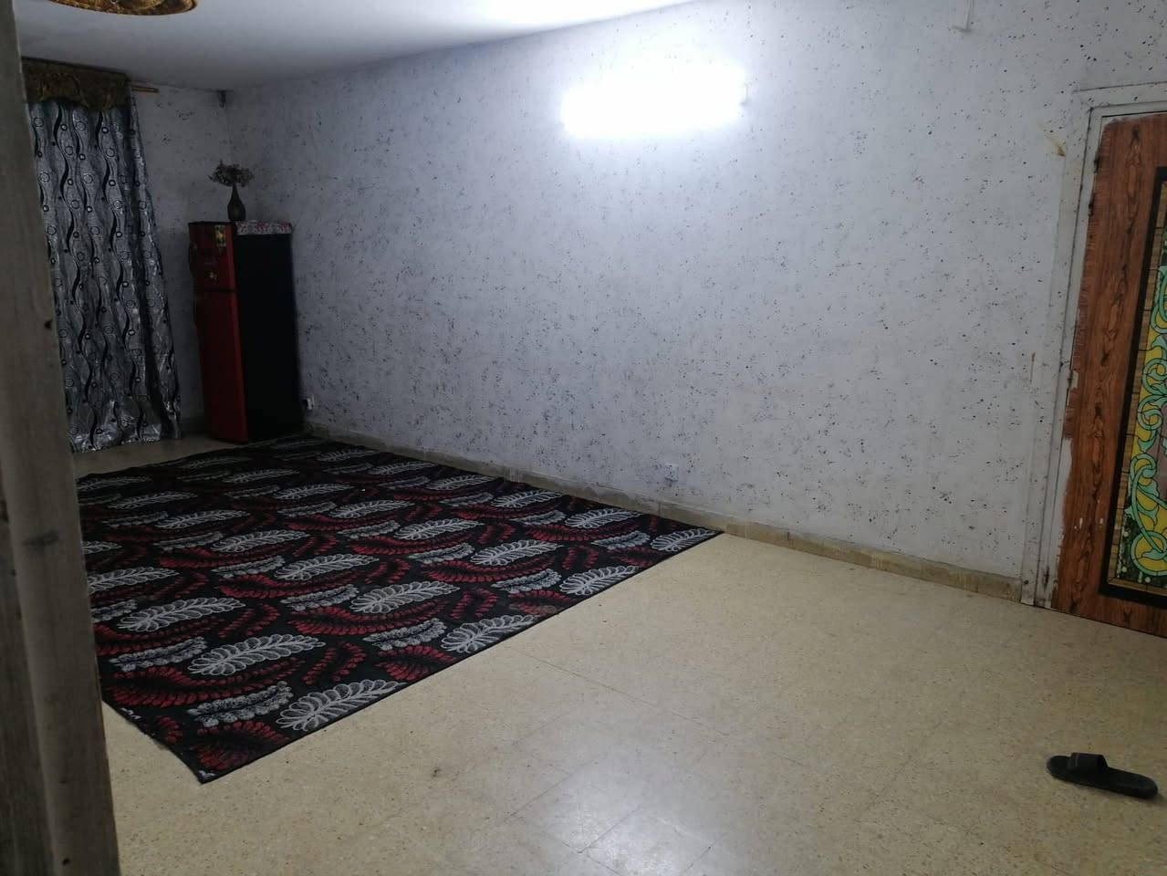 السلام عليكم 
شقة للبيع في بغداد قضاء المحمودية
 في مجمع الزهراء القادسية 2 غرفة نوم 
استقبل وملحقات 
وحديقة 
عماري   رقم 185 شقة 6  
سعر 45 مليون وبيه مجال  
***********
***********
