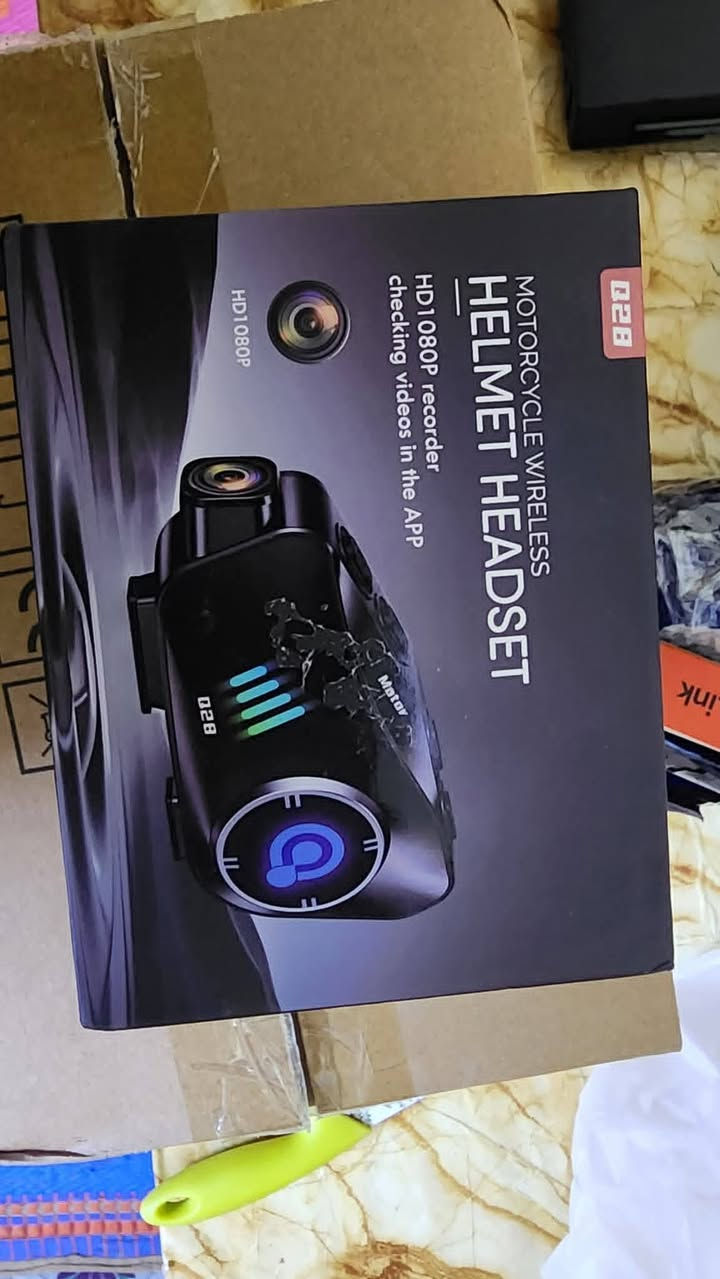 سماعه خوذه ام الكامره( Q28 )
البطاريه ١٠٠٠٠ ملي امبير 

جوده الكامره HD 1080 اعلى جوده 

الصوت:**
    *   **تقنية عزل الضوضاء:** تستخدم تقنية **DSP و CVC** المتقدمة لفلترة ضوضاء الرياح والطريق، مما يوفر صوتاً واضحاً للمكالمات والموسيقى. اعلئ سعر ابيع


**إذا كنت صاحب هذا الإعلان وتريد حذفه لأي سبب، رجاءا أرسل رسالة إلى الدعم الفني**