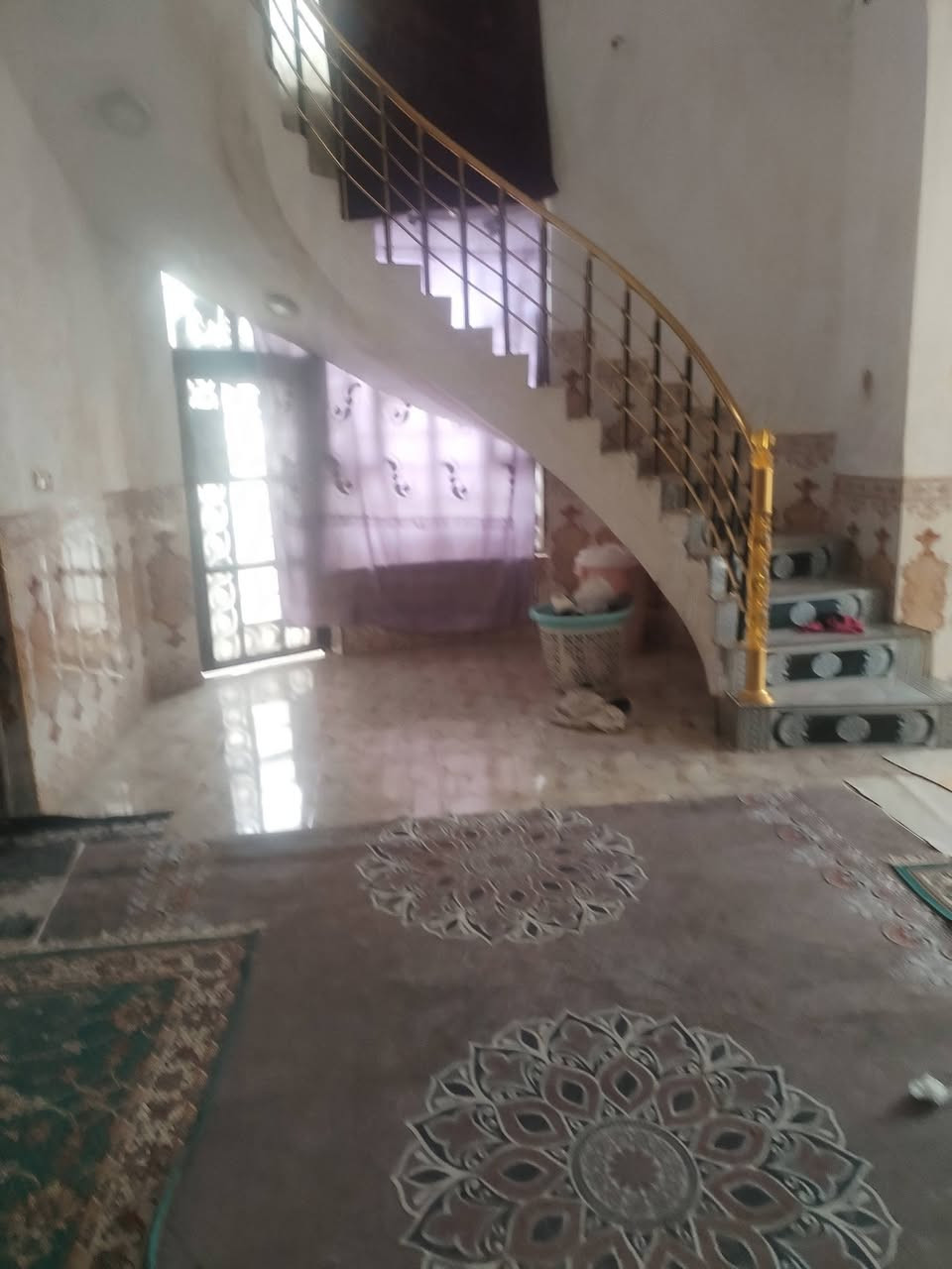 بيت البيع بحي الحسن بشرع الصوره***********
