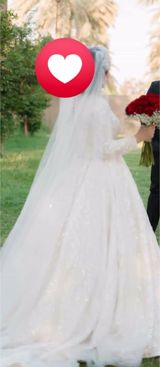 بسعر ٢٥٠ قفل 
فستان زفاف قياس ٣٨/٤٠. مع ملحقاتها برقع واكسسوار تسريحه قماش ثكيل ومشغول


**إذا كنت صاحب هذا الإعلان وتريد حذفه لأي سبب، رجاءا أرسل رسالة إلى الدعم الفني**