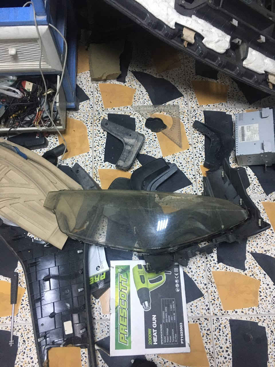 السلام عليكم غراض فقط هذوال متوفر قطع اخيره متوفر 

صندوك سيراتو ٢٠١٩-٢٠٢١ سعره ٢٠٠ الف

جاملغ امامي طرف سكن سيراتو ٢٠١٤ سعره ٦٠ الف تايوان 

باب امامي طرف سكن نص بي صبغ سعره ١١٠ الف بلادي

بطانه بنيد سيراتو ٢٠١٤ سعره ٣٥
 
واقيات طين سيراتو ٢٠١٩-٢٠٢٤ سعره ٤٠ الف اصلي بلادي
  
بطانة بنيد اكسنت ٢٠٢٣ سعره ٤٥ الف 

بطانه صندوك اكسنت ٢٠١٢-٢٠٢٣ سعره ٤٠ الف 

واقيات طين اكسنت ٢٠١٩-٢٠٢٣ سعره ٤٠ الف اصلي بلادي

لاستفسار الاتصال ***********
