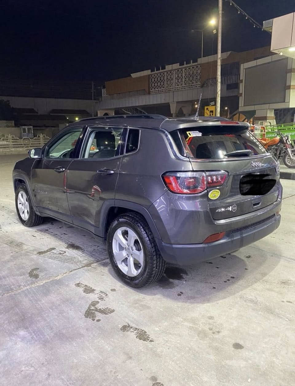 سلام عليكم جيب كومبارص للبيع 2018 رقم بصره تحويل ثاني يوم فول مواصفات عدى الفتحة  اي أستفسار تصال ***********
