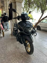 للبيع Zr موديل 23 اوراق جنوبي اصولية من كلشي سعر مليونين و 400 0782171...