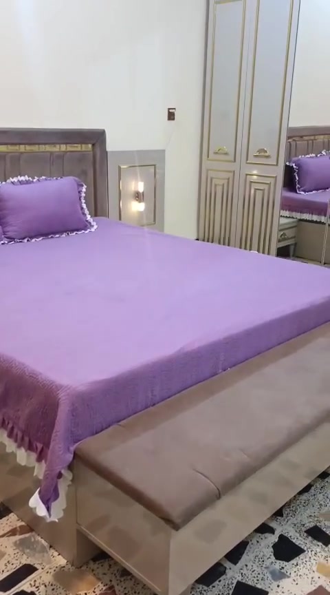 السلام عليكم غرفه للبيع 10قطع غرفه كلش نضيفه ما بيهه شي .سعر مليون ونص بيها مجال رقم ***********
