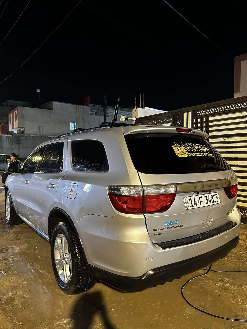 السلام عليكم مرخصه الادمن المحترم دوج دورنكو وراد كندي مكينه 3600 تبريد خير من لله السياره جاهزه للأخير حداديه تخم تاير حداديه 100/100 قبل شهر مسويه السياره نص فول بصمه عده ( التنته) ما ناقصه اي شي لايتات زنون 
بأسمي رقم الجديد 
السعر .. 160 
مكان السياره ابي الخصيب 
رقم الهاتف ***********
