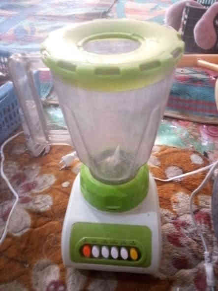 سلام عليكم 
اغراض مستخدمه للبيع 
البصرة قضاء الدير 
***********
