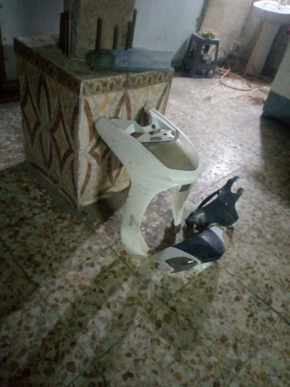 سلام عليكم  كفرات سكنس نثية وسواد مال عداد و لايت أمامي وأشاير للبيع سعر40 وابيهة مجال مكاني بغداد شعب رقم ***********
