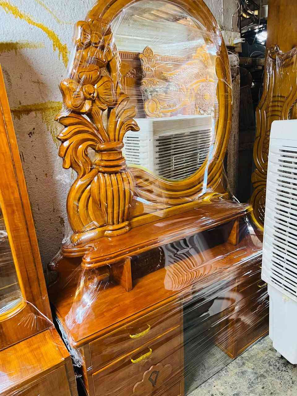 غرفة 5باب شغل توصي نقش سوري صقر  موصل باب جديد قرب نادي الفتوه ابوانس المتيوتي ***********
