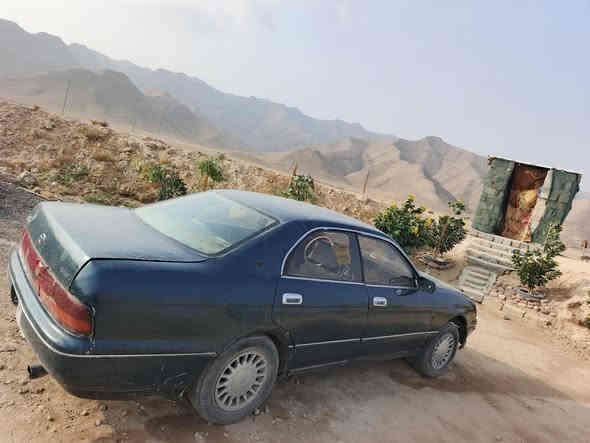 السلام عليكم بطه رقم بصره الماني تبريد ثلج سياره جديده كير محرك ملكه جديد لايت زنون صدر جديد كهربائيّة كلها شقاله السعر 33 رقم الهاتف ***********
