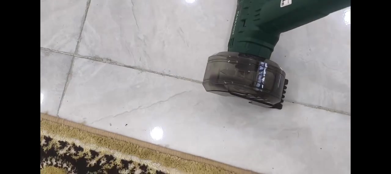 اللهم صل على محمد وال محمد 
كمية محدودة 💥💥
توفرت منظفة الجوينات من ماركة بارك سايد الماني 
كهربائية بطول متر ونص 
مع 2 قرص سيم ناعم وخشن 
بيع جملة ومفرد 
متوفر توصيل لكل محافظات العراق 
للاستفسار *********** واتساب او الاتصال او مراسلة الصفحة
