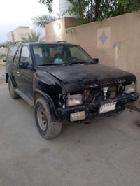نيسان • ١٥ ورقة • بيها مجال