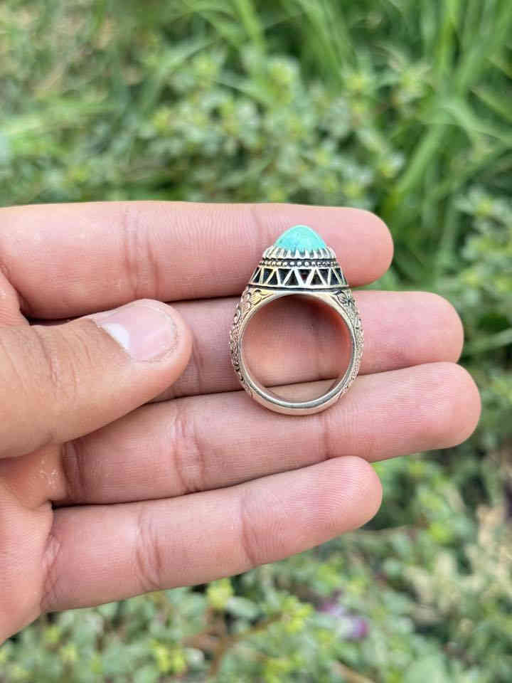 لبة تفاحية لون جميل نيشابور اصلي 
صياغة ثقيلة قلم زني دبل داير حجرة عالية

مقاس 23/24

مكاني واسط 
توصيل موجود
وات ساب ***********
